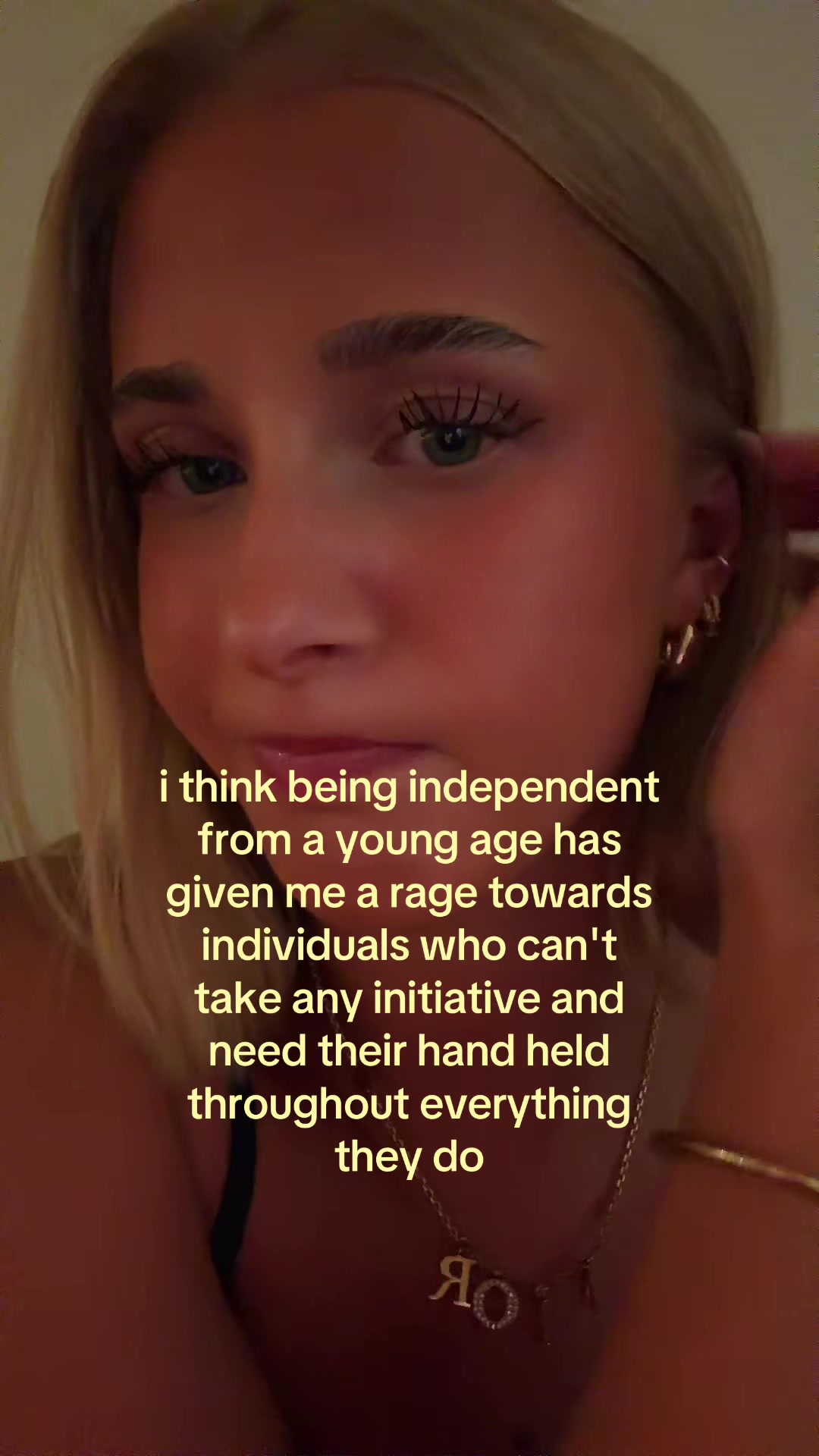 @theelliebarker