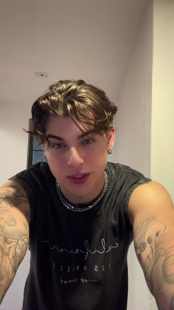 @Elísant