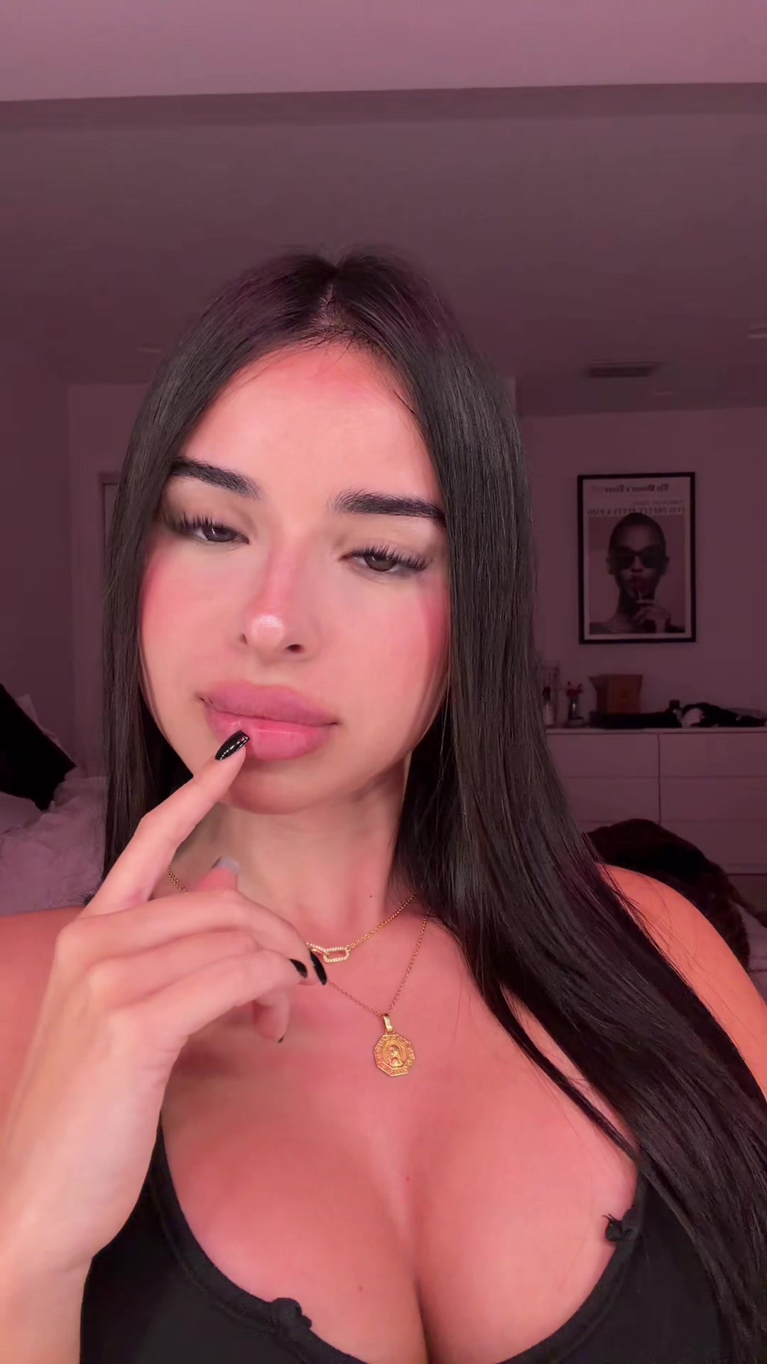 @vickyguez