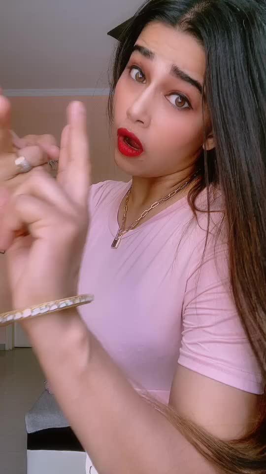 @PRIYANKA💫