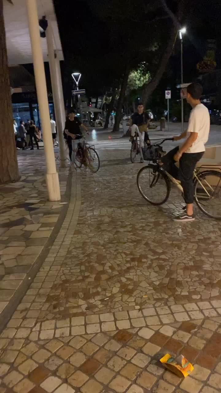 @Sofia🦑