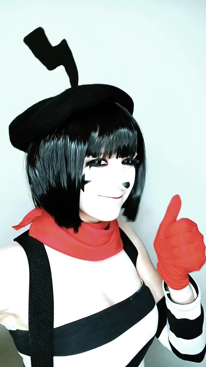 @CountessRiyaCosplay