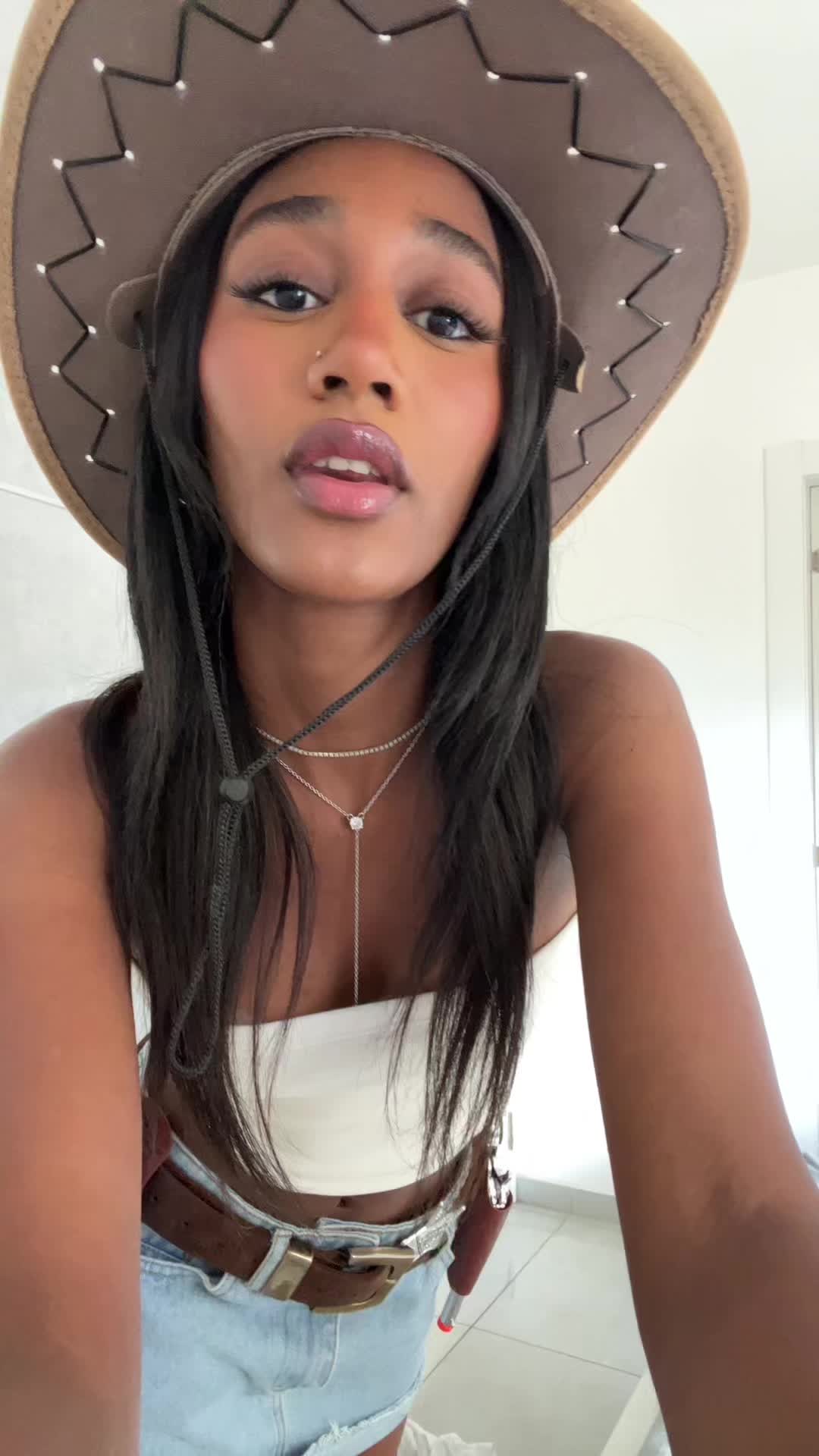 @👄