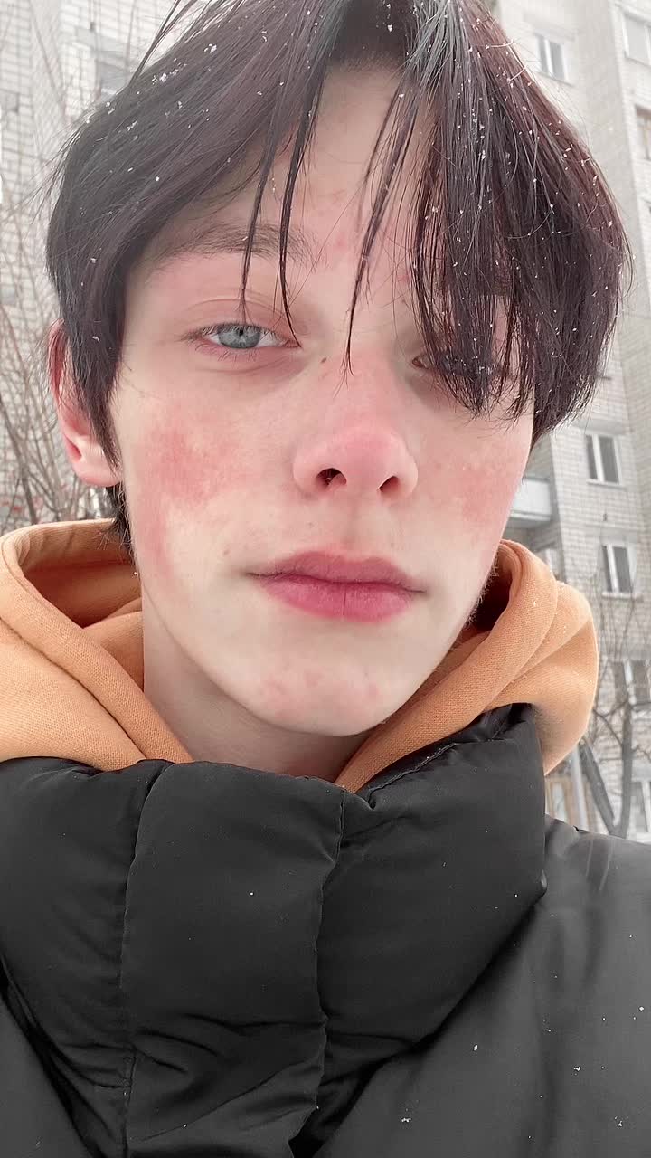 @LipsingForever