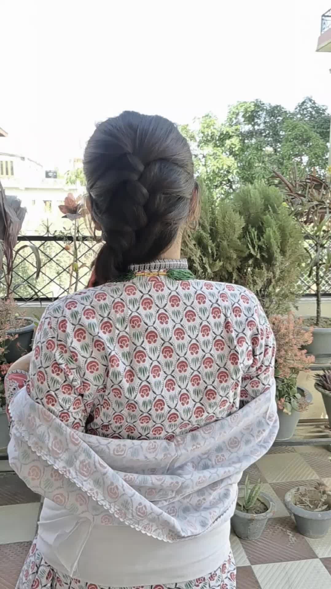@अनुषा