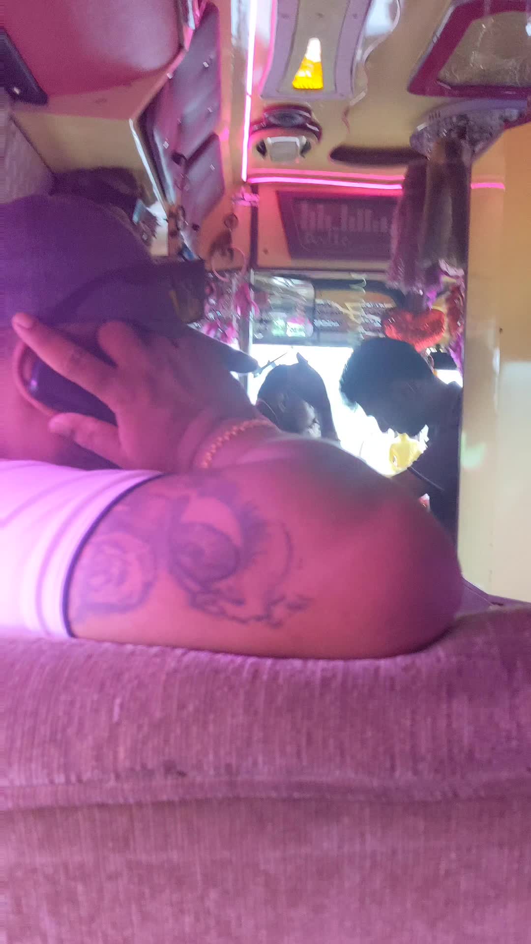 @"Shammi Rox" --දම් රැජිණි --