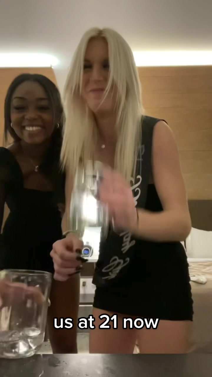 @_hayleaubin