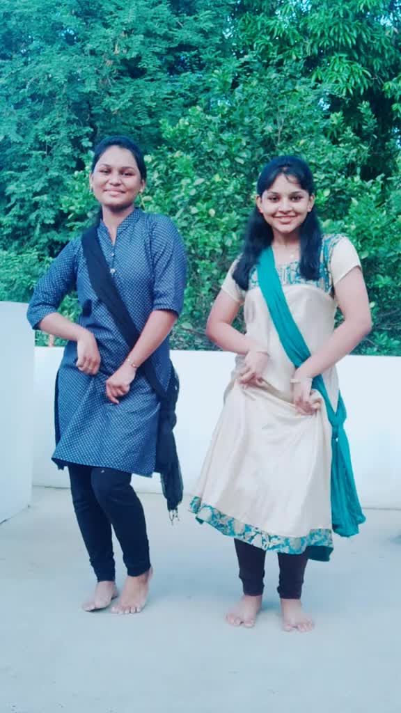 @👭 Preethi💖Pavi👭