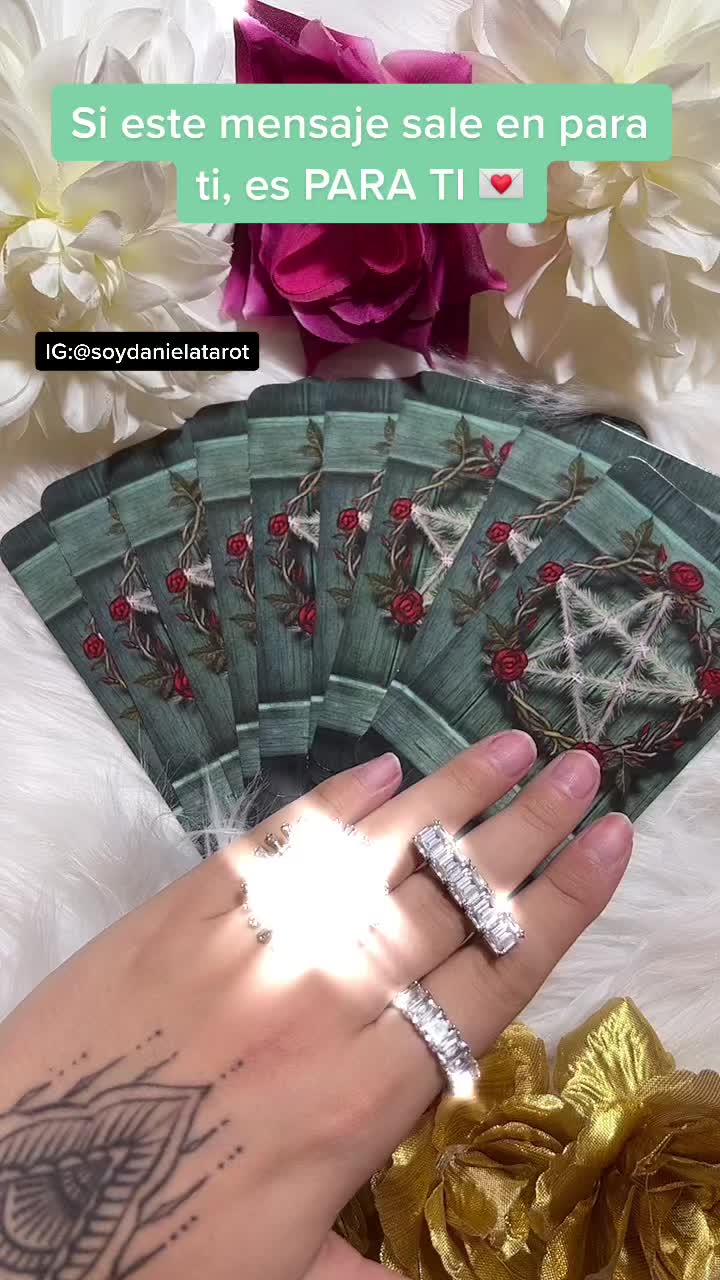 @Daniela Tarot