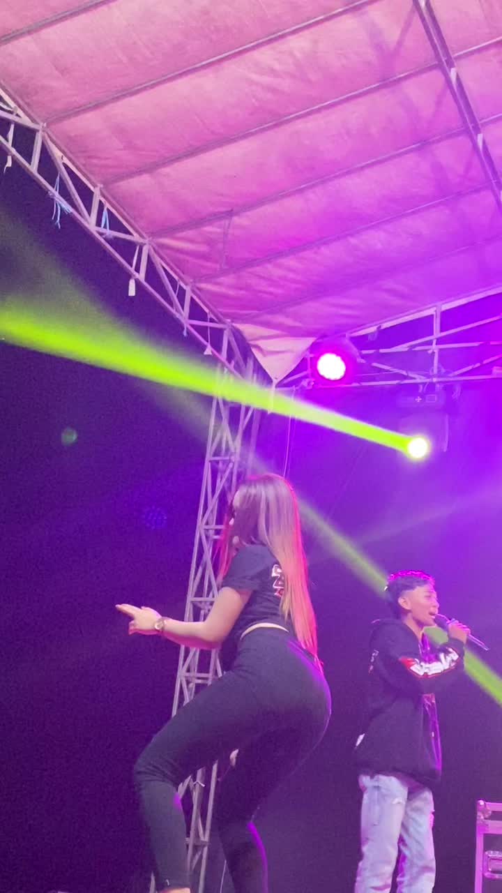 @Deliasalsabillaa
