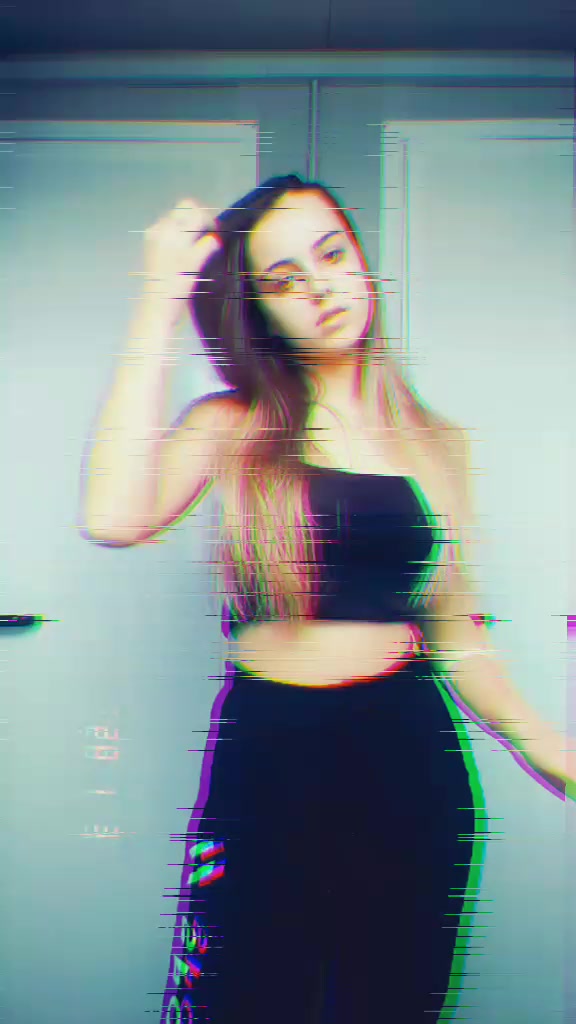 @Rebecca_official03