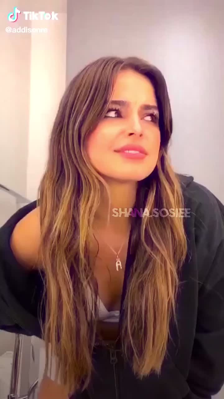 @• shana <33 •
