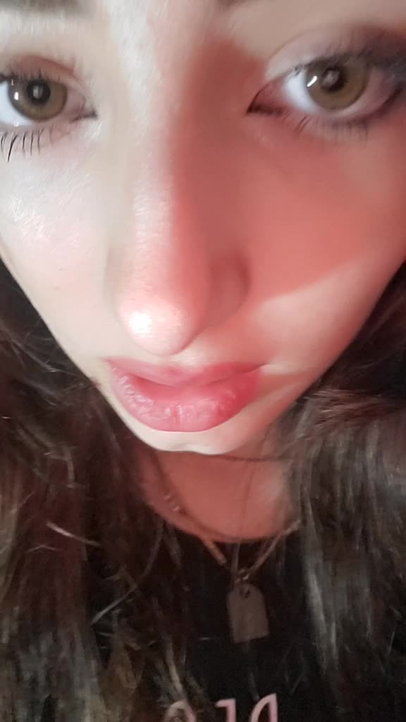 @Tia_Lena