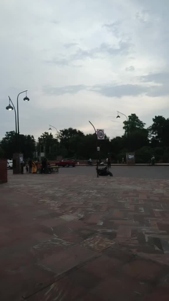 @user24320722383