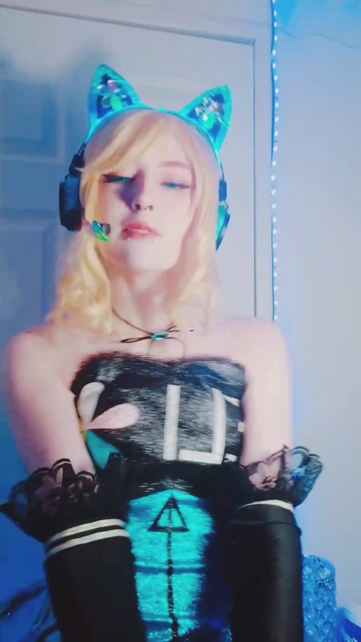 @Foxx