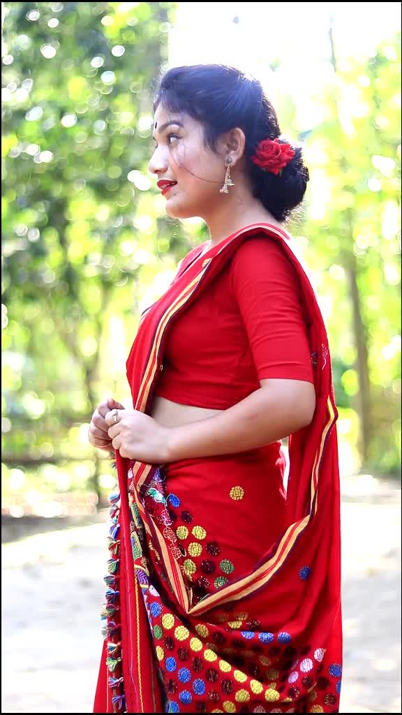 @ধেমাজিৰে ছোৱালী