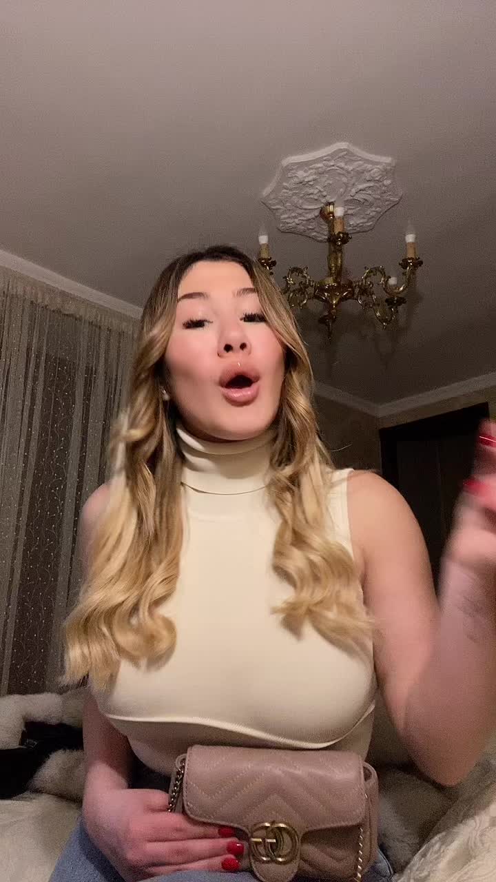 @connyscarallo_