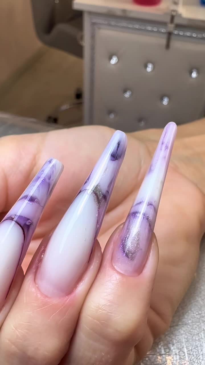 @Eliblond76