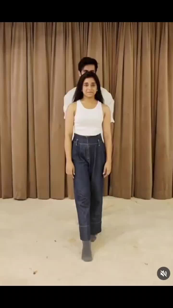 @Riaaa__