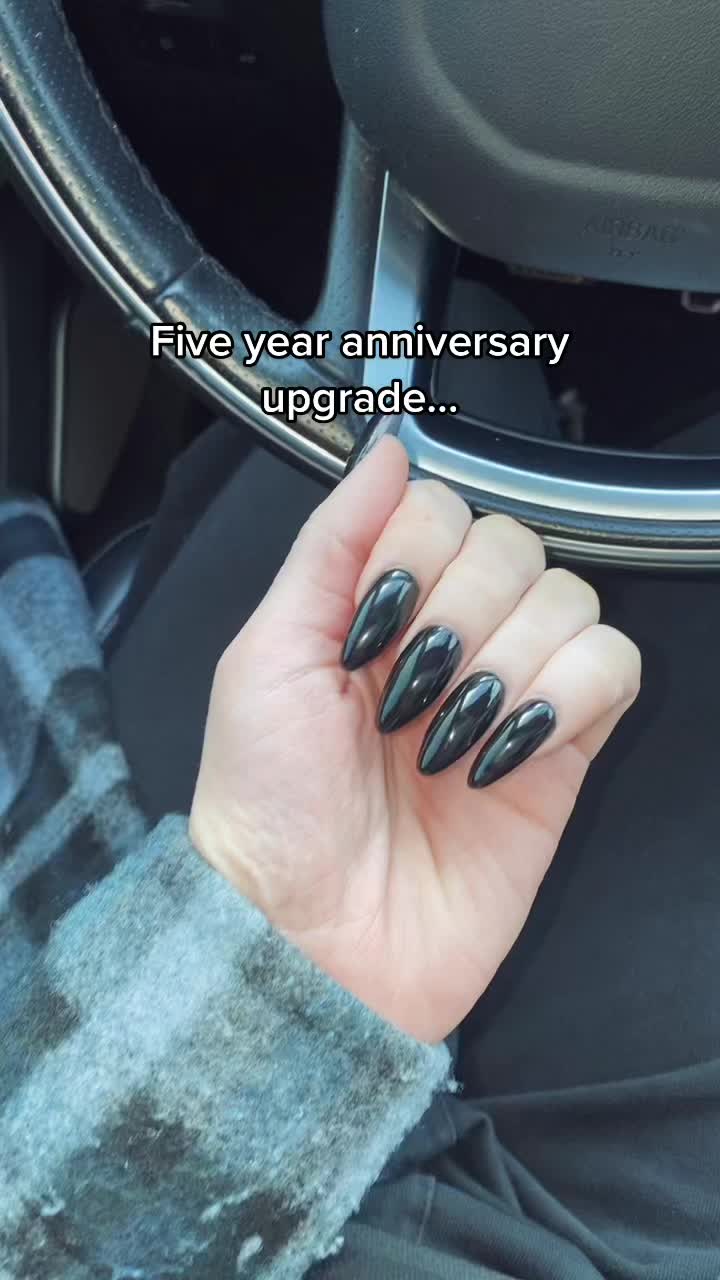 @lizzynewhouse
