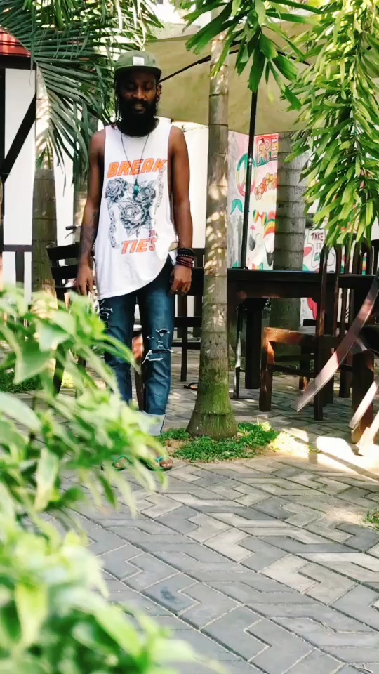 @Chooty 🇱🇰🇦🇪