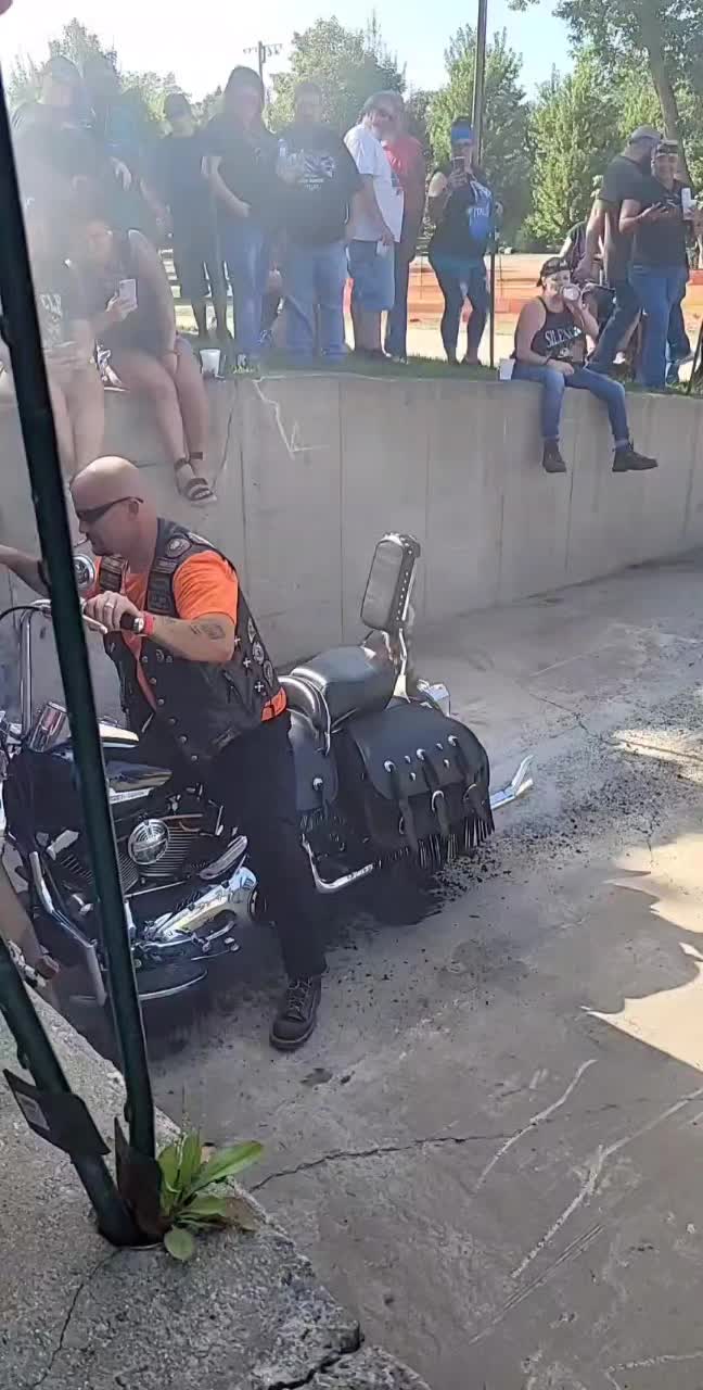 @TruckerHuckle