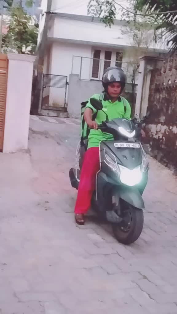 @ഒറ്റപ്പെട്ടവൾ