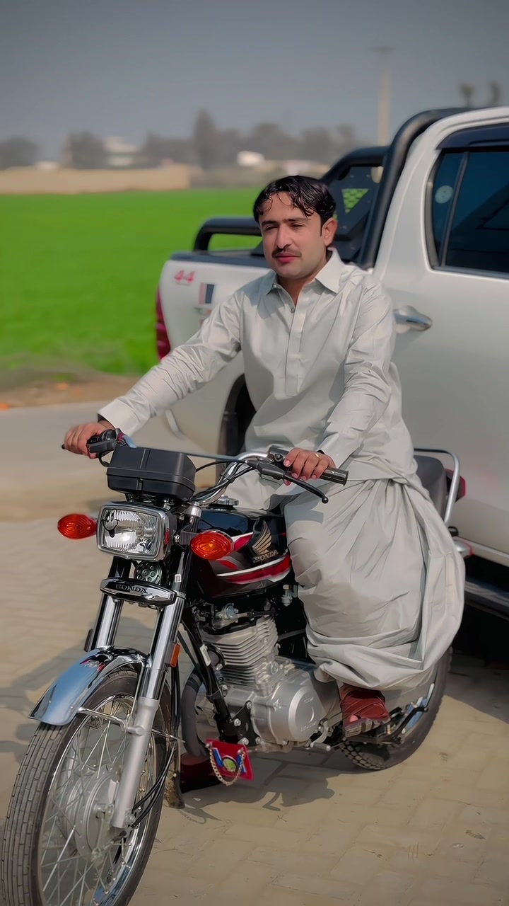 @Singer Tahir Farooq