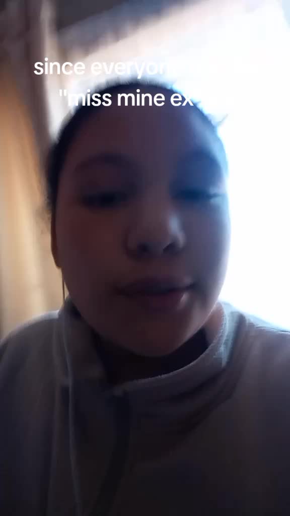 @rellie.officially_ 29
