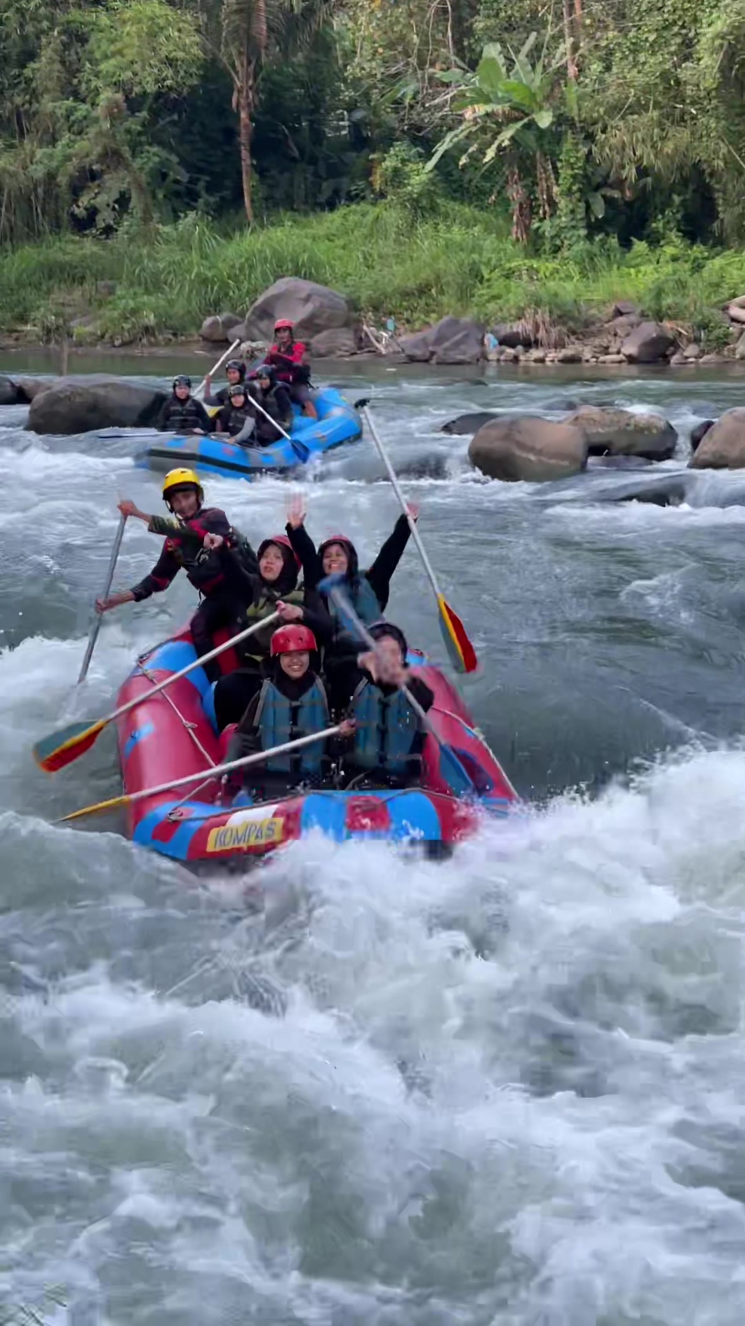 @RAFTING SUNGAI ELO