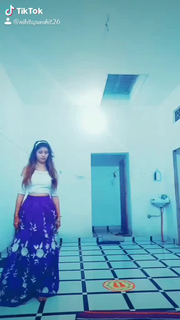 @👸Nikita Purohit🦋