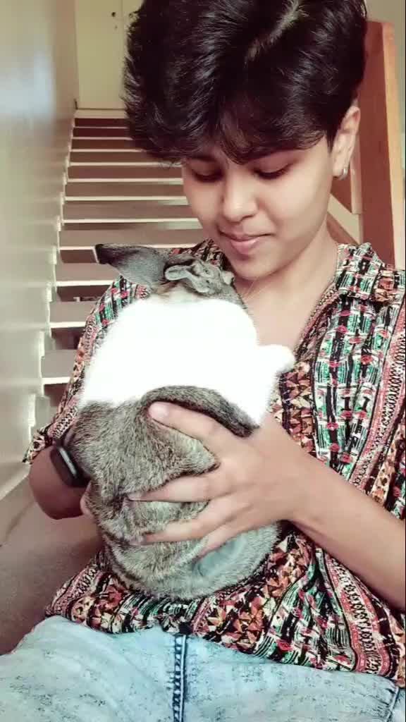 @👑 Riya 👑