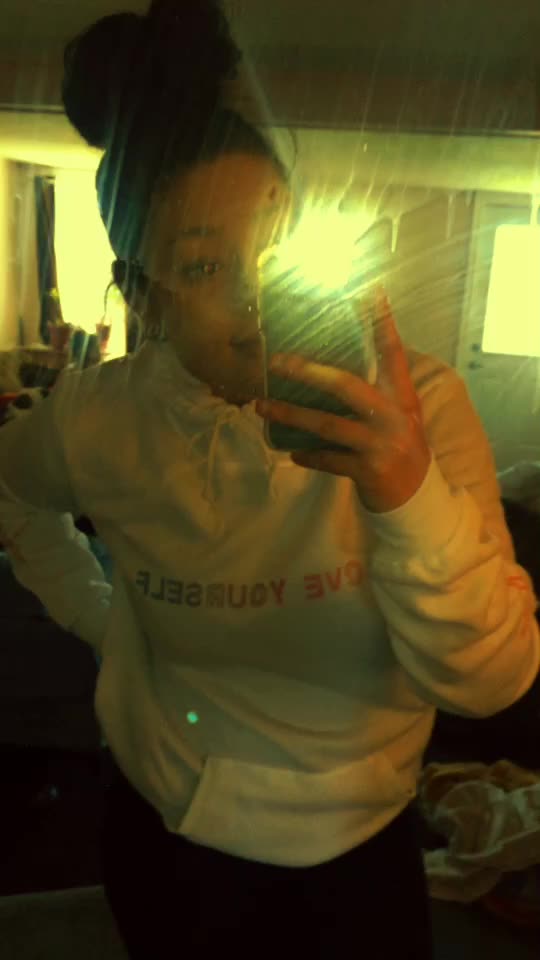 @Lil_shortyy_babe🤍💍