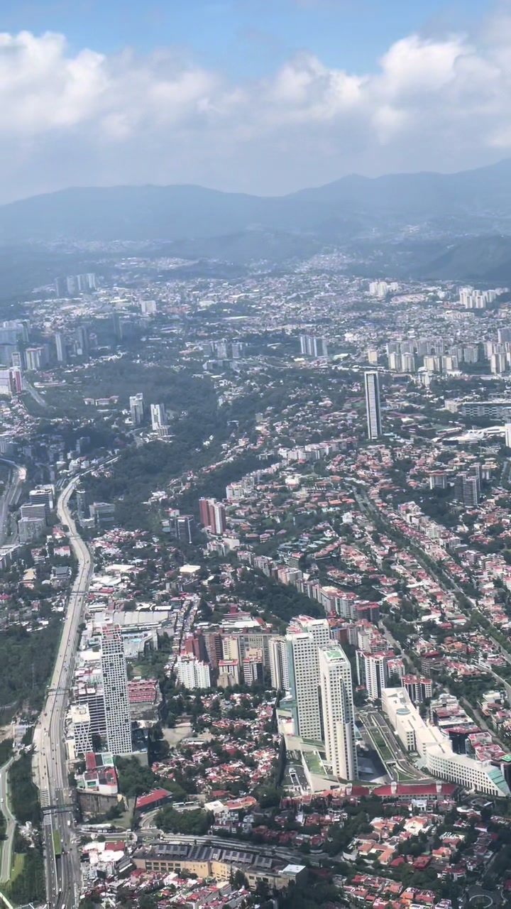 @Santiago