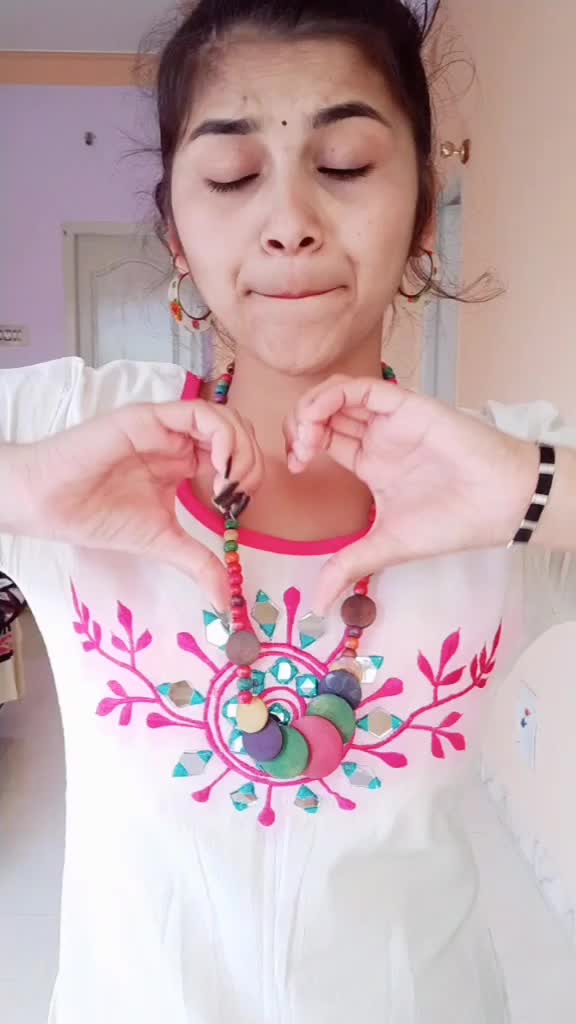 @Ķăvýå Ğõwđă😎❤