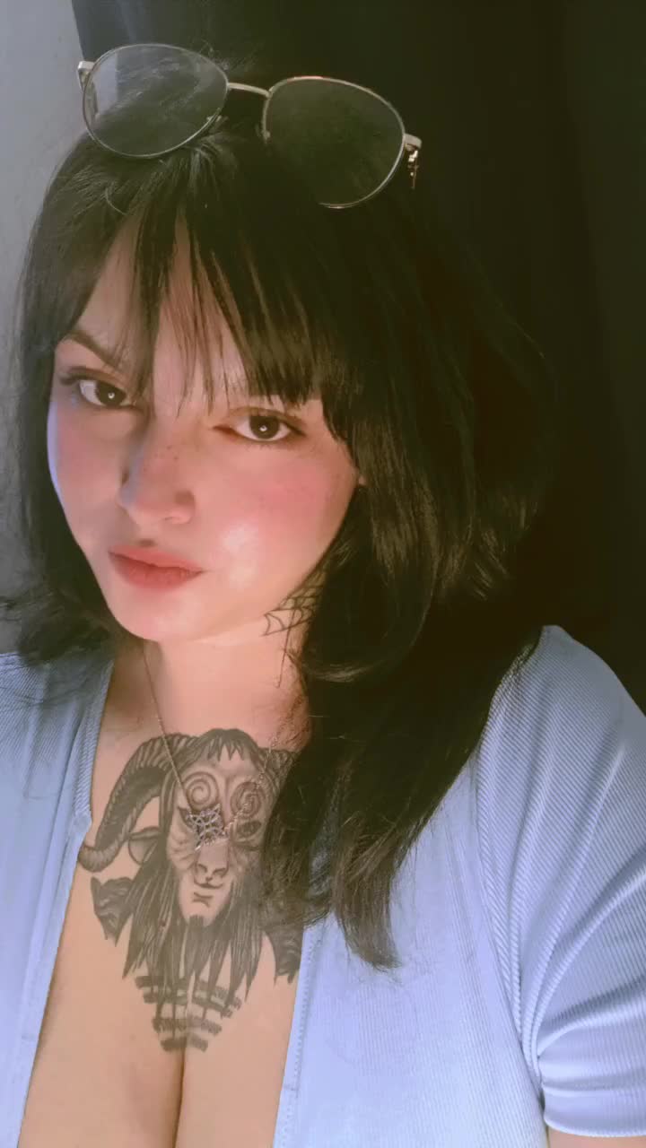 @hannialozano