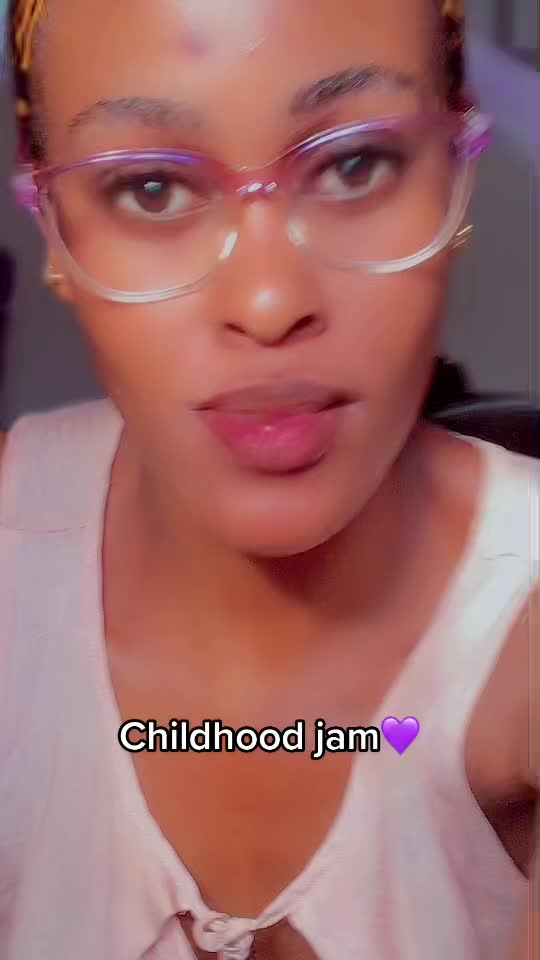@Cloudy🖤💜