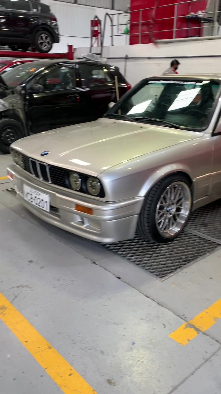 @Bmwlocura