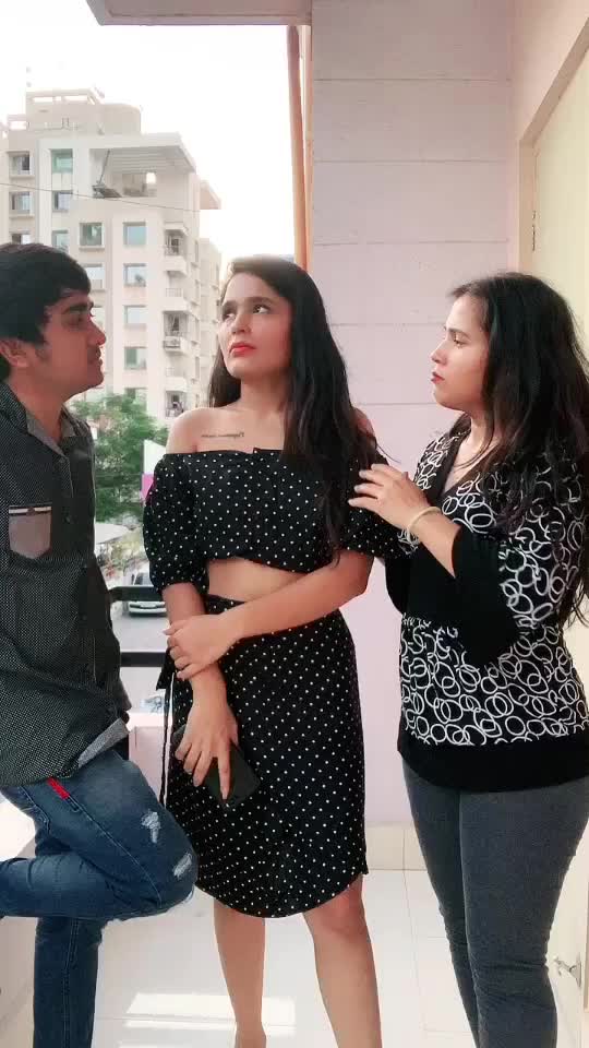 @iampari_jas