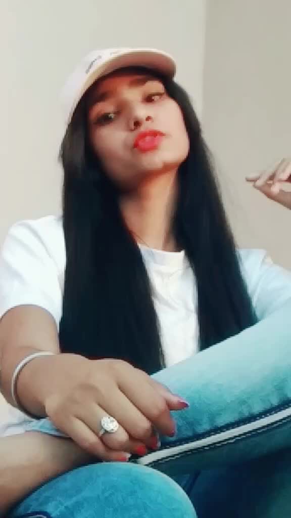 @👑shwëtä💝häñdä🔥