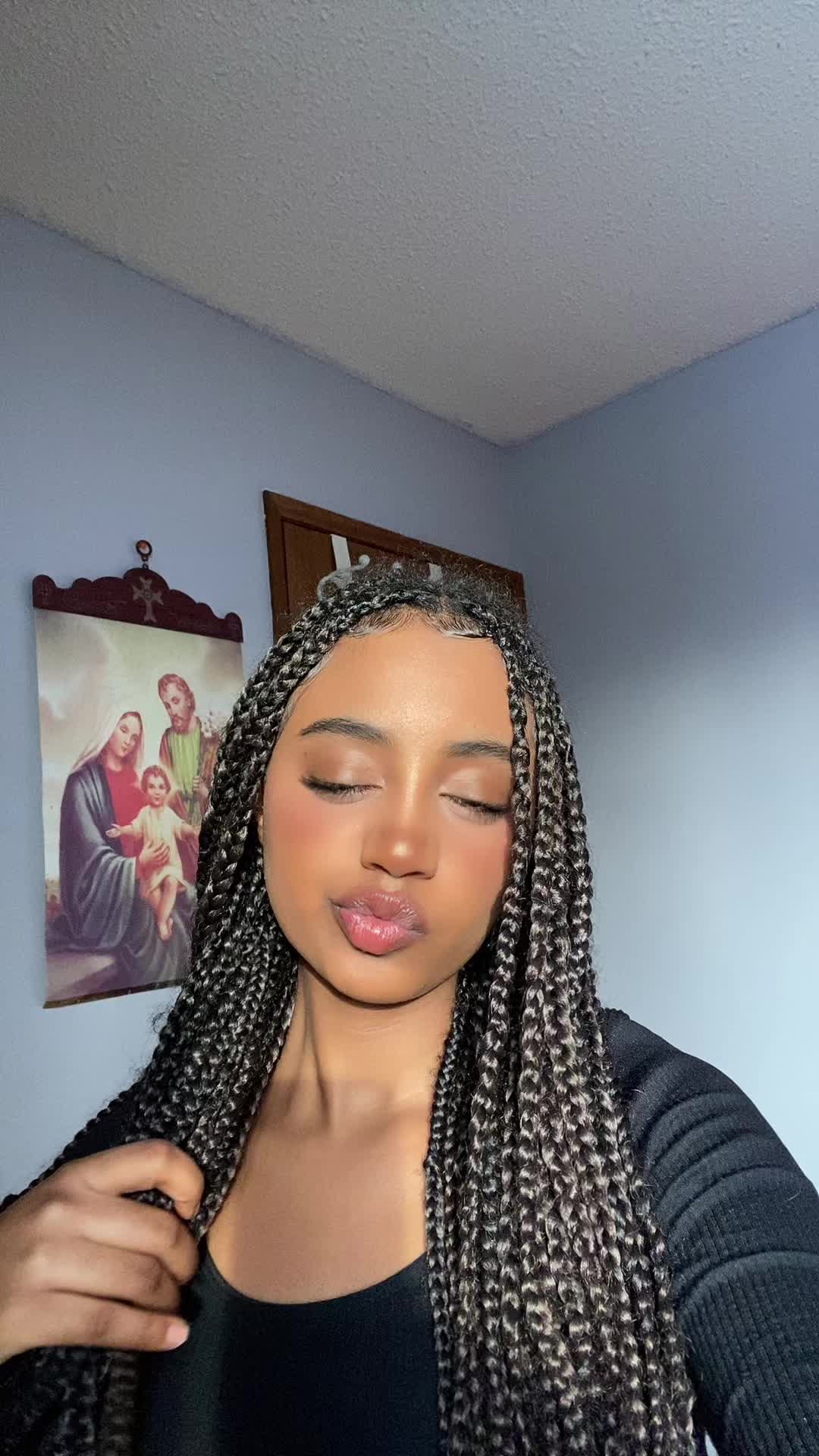 @….