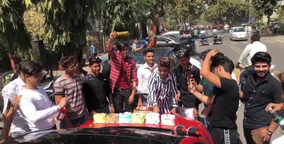 @Tushar kapoor 1