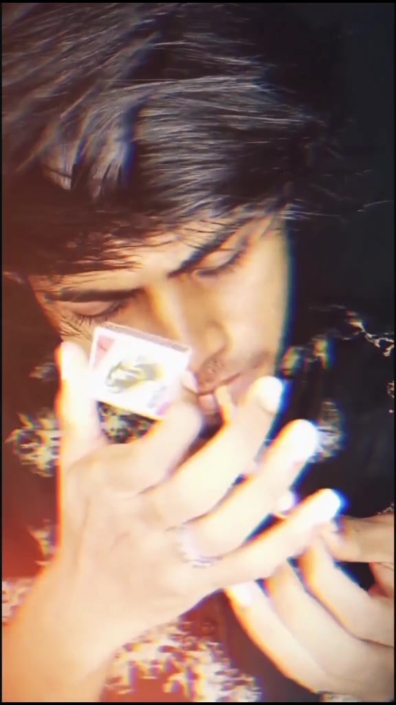 @𝓡𝓸𝔀𝓭𝔂😜
