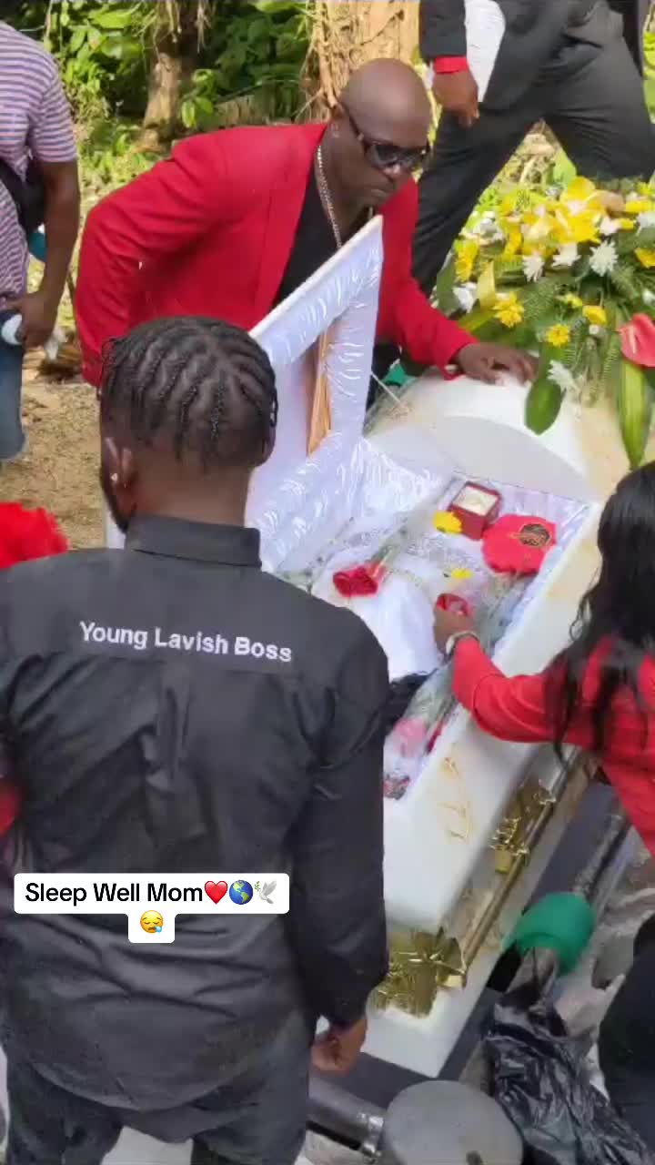 @LavishBoss🦇