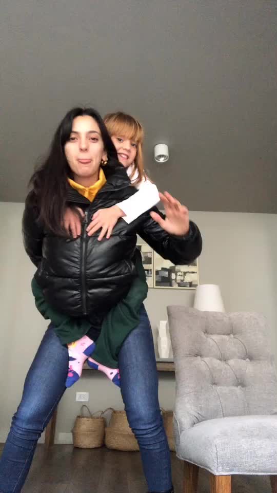 @Marti y delfi