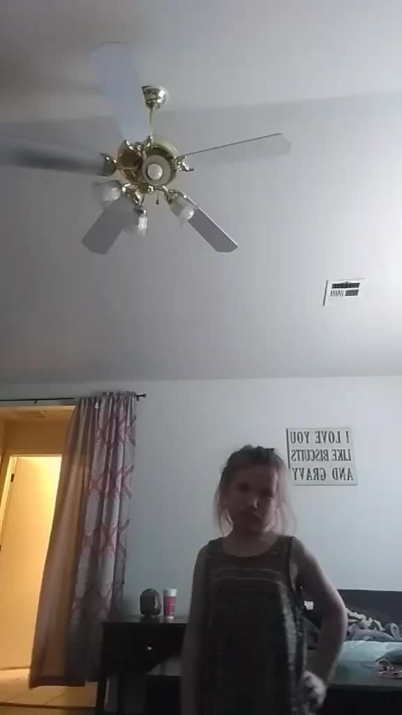 @famouselexi