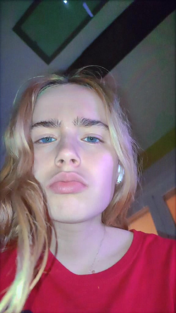 @aneeee:,-)