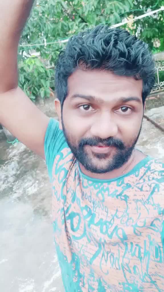 @హరి గోదావరి కుర్రాడు