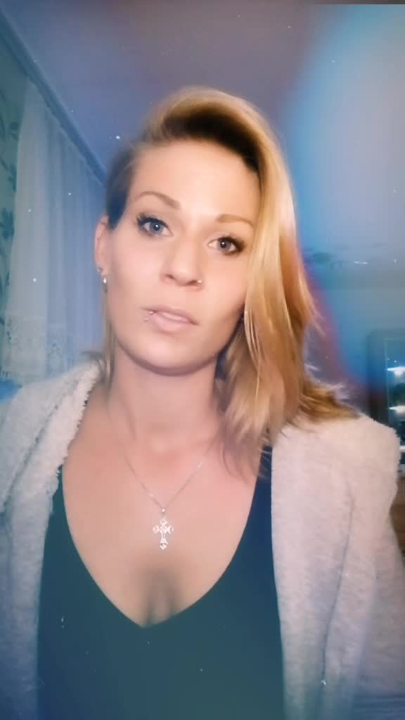 @Angiii