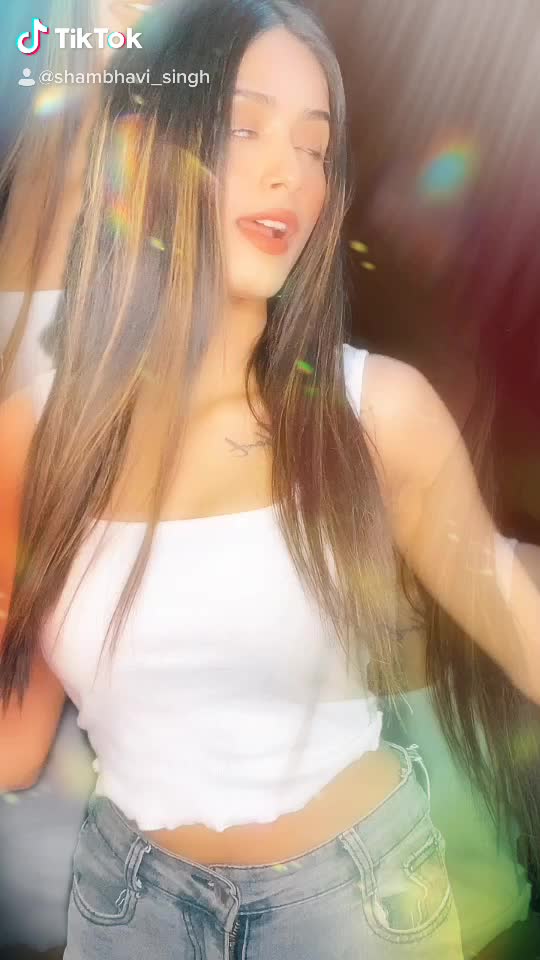 @SHAMBHAVI🌻
